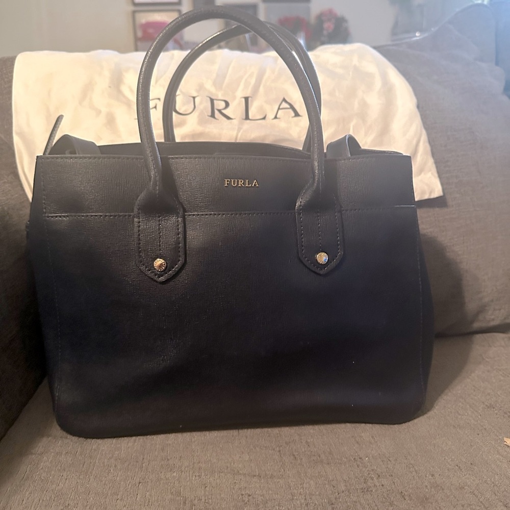 Furla navy blue large tote shoulder bag.